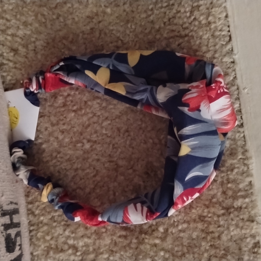 Women's hair accessories it is stretchable